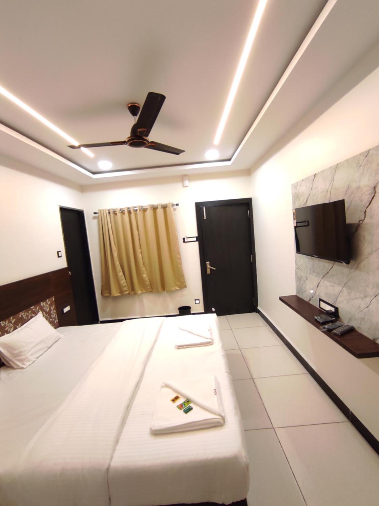 Hotel Dev Kripa Ujjain Exterior foto